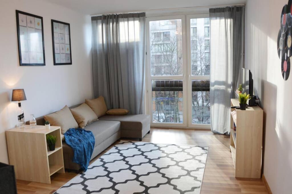 Ohmyhome - Park Mirowski Apartment Βαρσοβία Εξωτερικό φωτογραφία