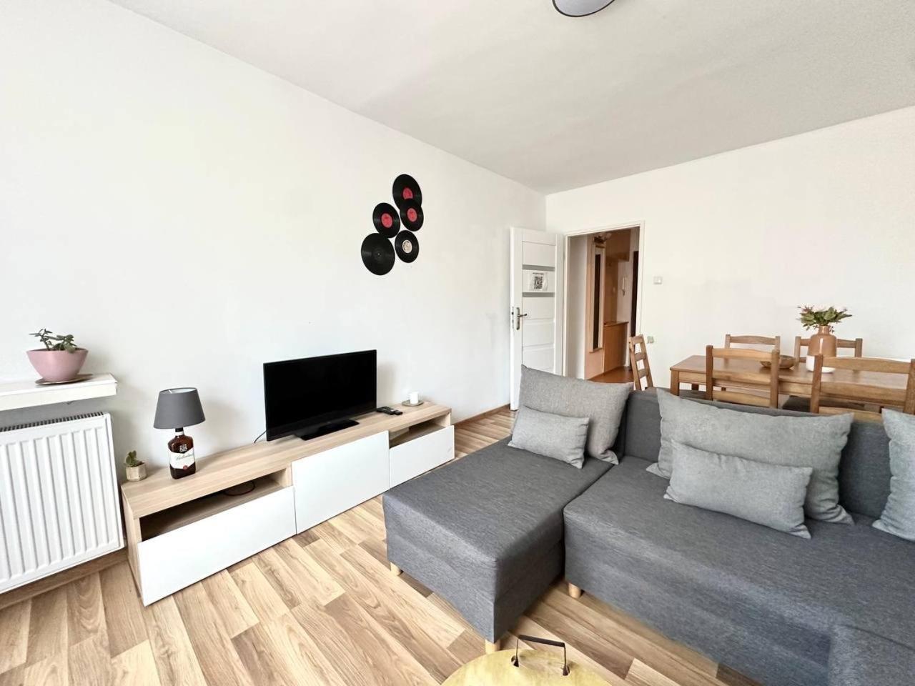 Ohmyhome - Park Mirowski Apartment Βαρσοβία Εξωτερικό φωτογραφία